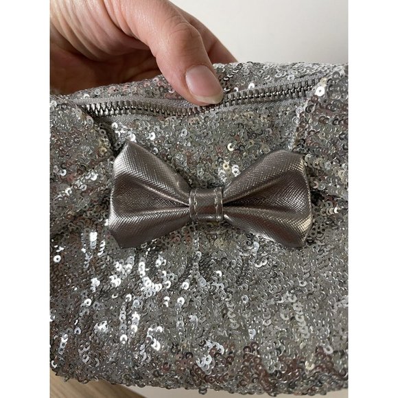 Minnie Mouse Disney Loungefly Hip Bag Fanny Pack Silver Sequin Bow HTF Rare READ - Picture 11 of 13